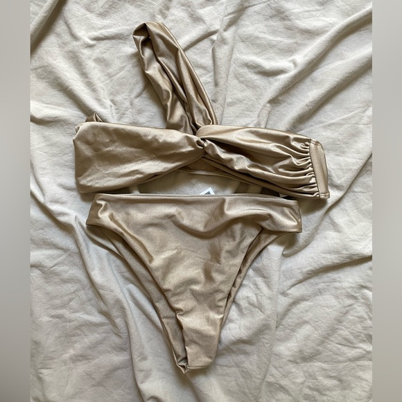 Dynamite Fiji shiny bikini - Picture 7 of 7